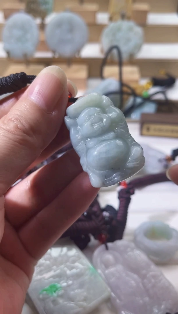 吊坠(赠链)未镶嵌翡翠10/25/      35