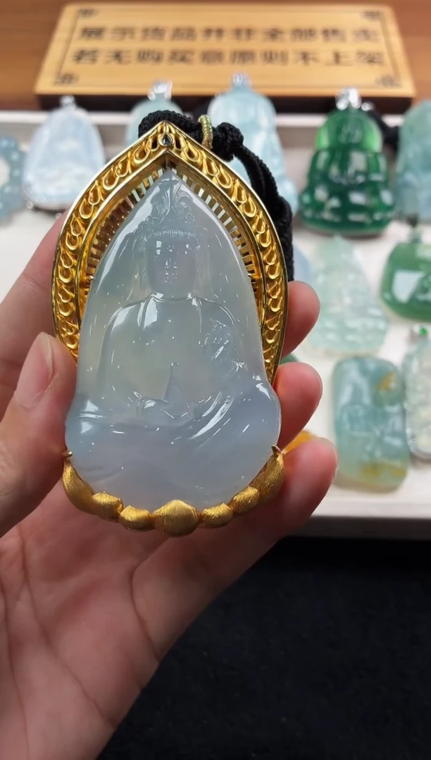 翡翠18K金镶嵌颈饰?****?PA已镶嵌18K