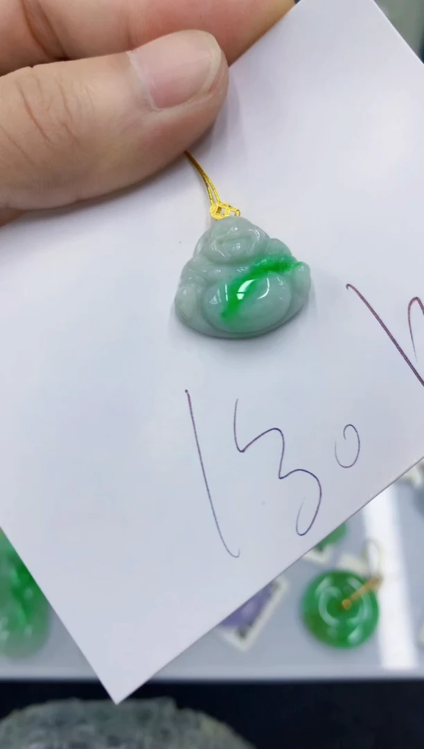 翡翠18K金镶嵌颈饰翡翠