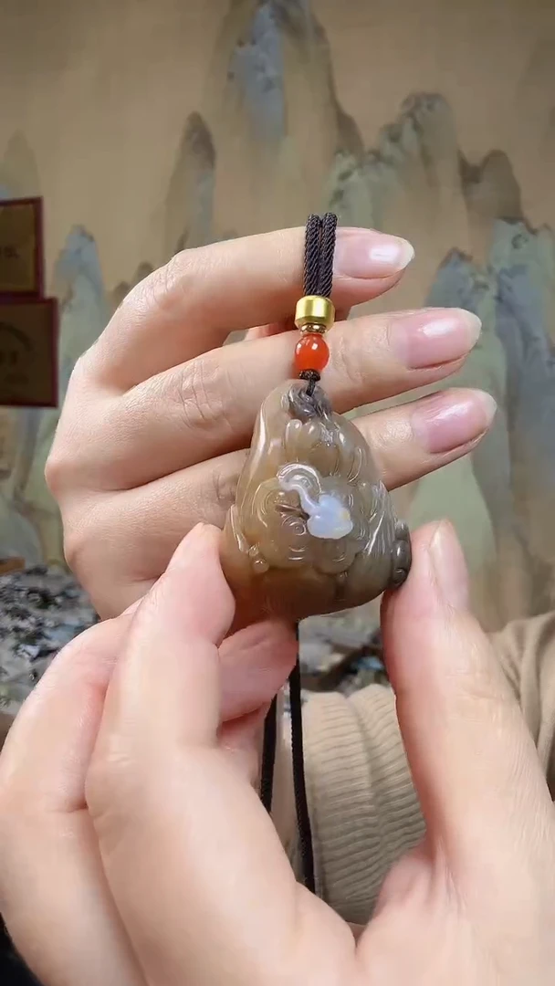 颈饰未镶嵌和田玉.