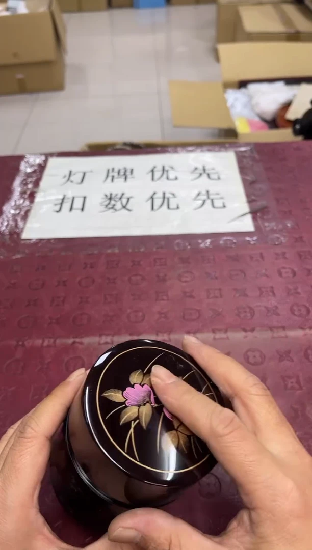 默认微瑕，no退no换，介意勿拍