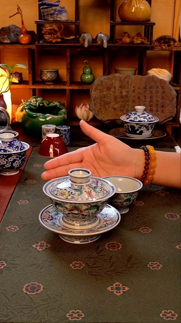 【手工手绘斗彩蝶恋花三才盖碗+主人杯】