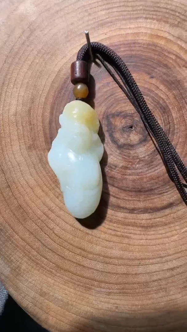 颈饰未镶嵌和田玉挂件