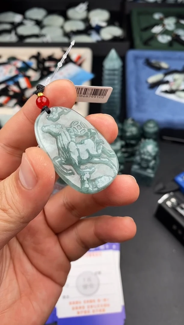 【闪购商品】翡翠颈饰未镶嵌  天然翡翠，一物一图