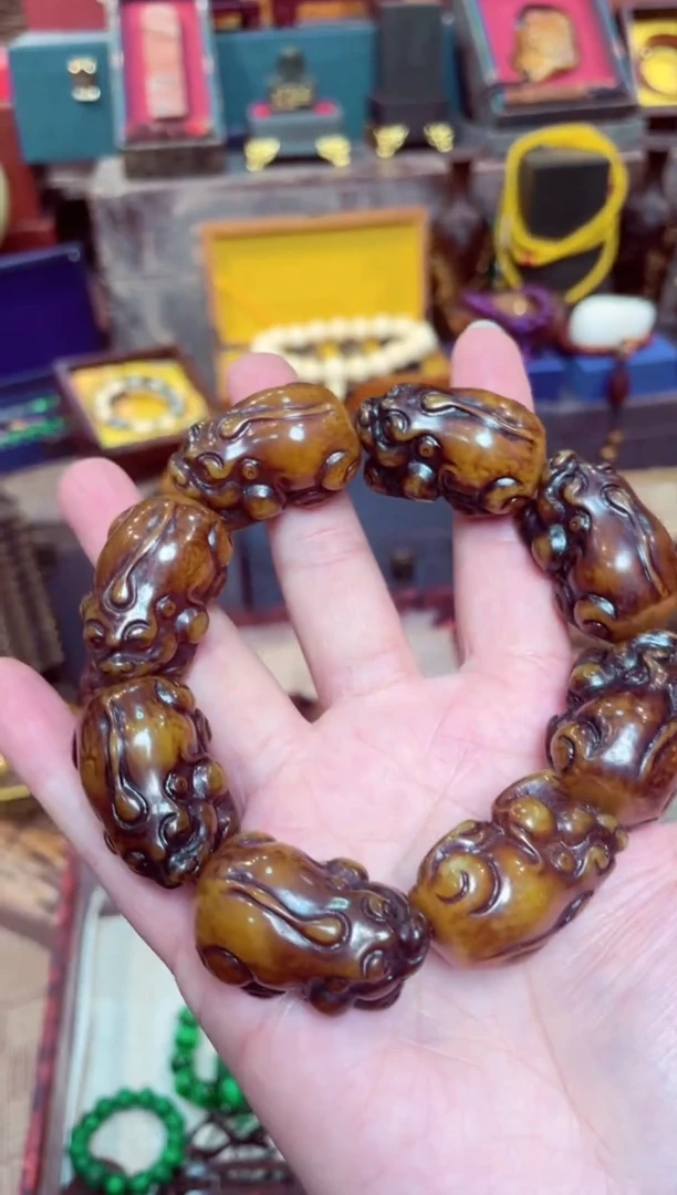 【闪购商品】蜜蜡手串未镶嵌貔貅