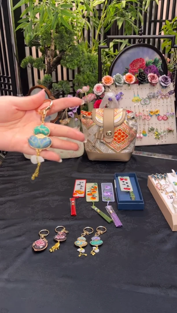 织绣沐**槿非遗苏绣手工饰品