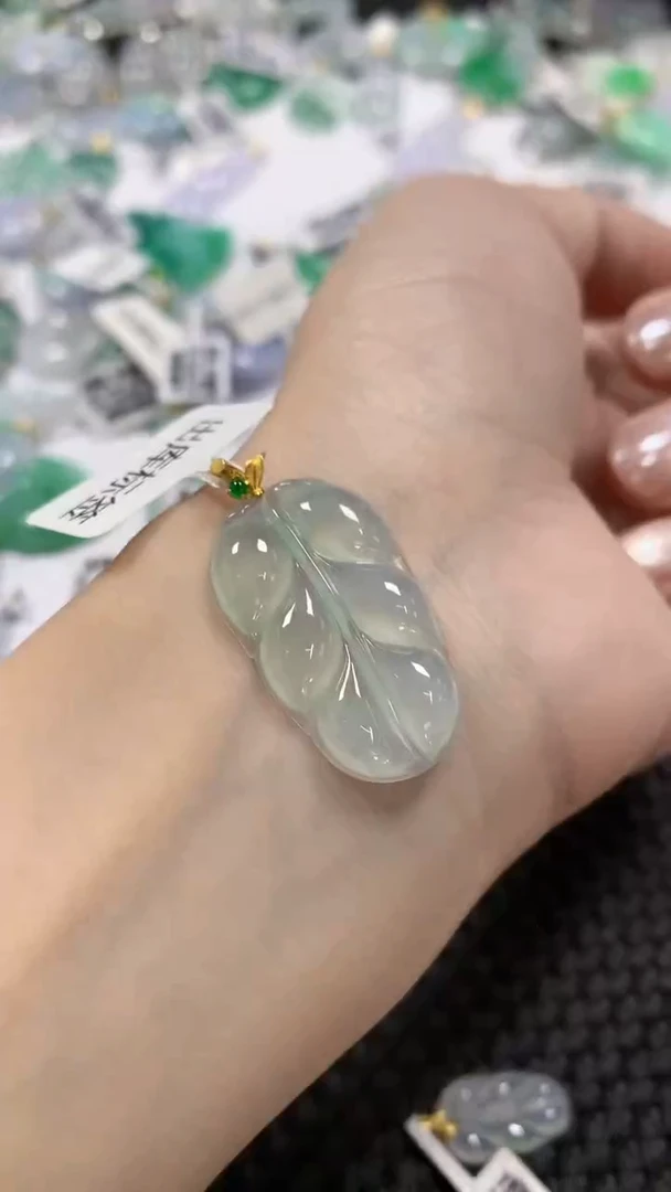 颈饰18K金镶嵌翡翠天然缅甸翡翠a货百元以上9元证书费自理