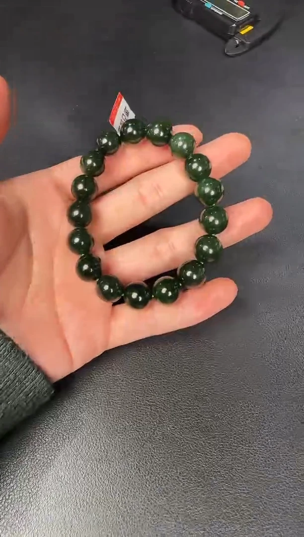 颈饰未镶嵌和田玉（碧玉）老菠菜绿约12mm多样性发一