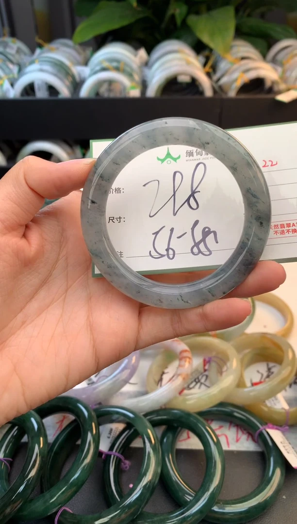 未镶嵌手镯钠长石玉小*子毛货需精细抛光+多人