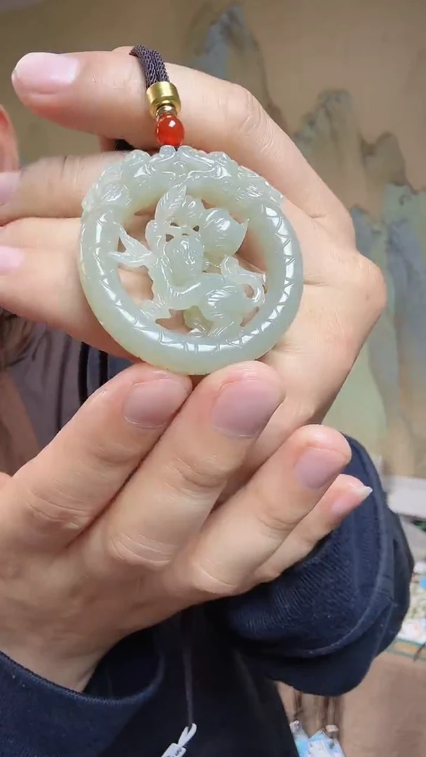 颈饰未镶嵌和田玉.