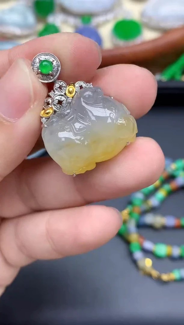 颈饰18K金镶嵌翡翠500-中国好珍宝