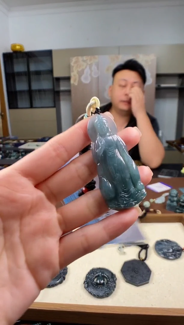 颈饰未镶嵌翡翠 多样性发其一
