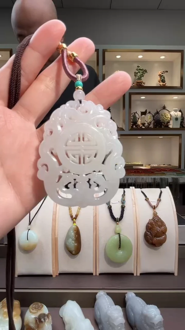 颈饰未镶嵌和田玉苏