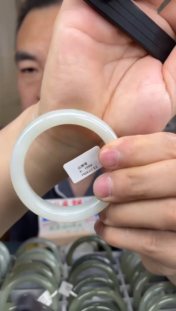 和田玉手镯未镶嵌和田玉老王3