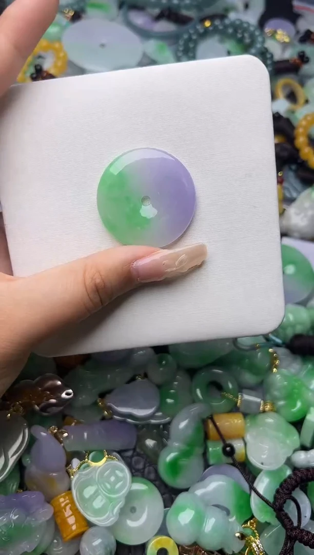 翡翠未镶嵌颈饰天然缅甸翡翠吊坠