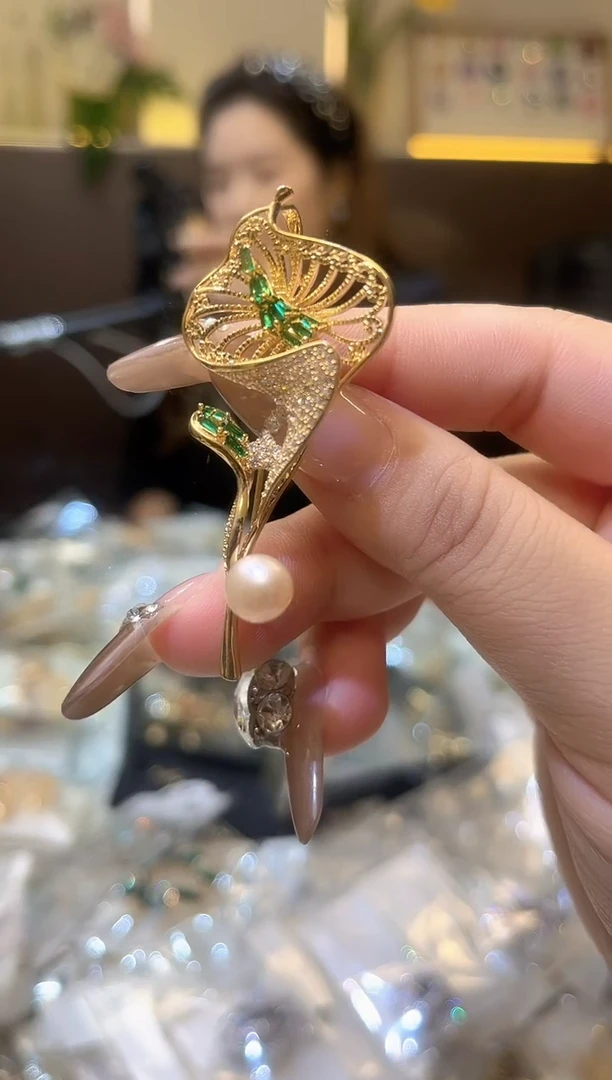 锆石铁合金精品饰界