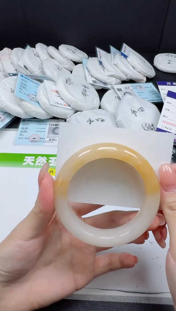 未镶嵌手镯石英质玉060-556