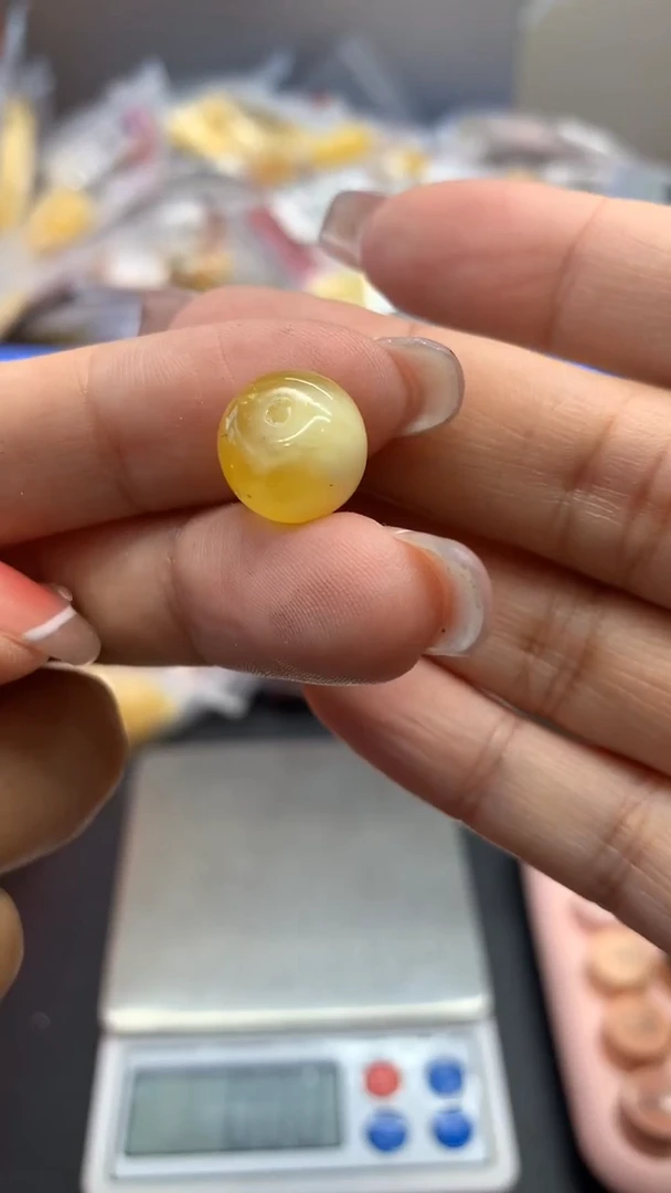 未镶嵌琥珀珠宝奇石2092