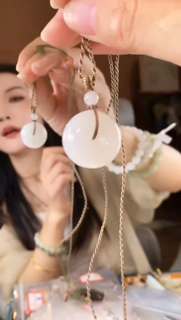 和田玉未镶嵌颈饰烟紫25MM平安扣吊坠项链