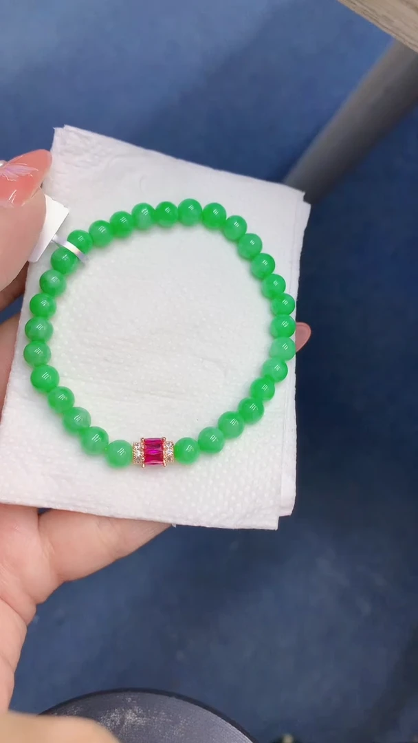 颈饰未镶嵌翡翠1