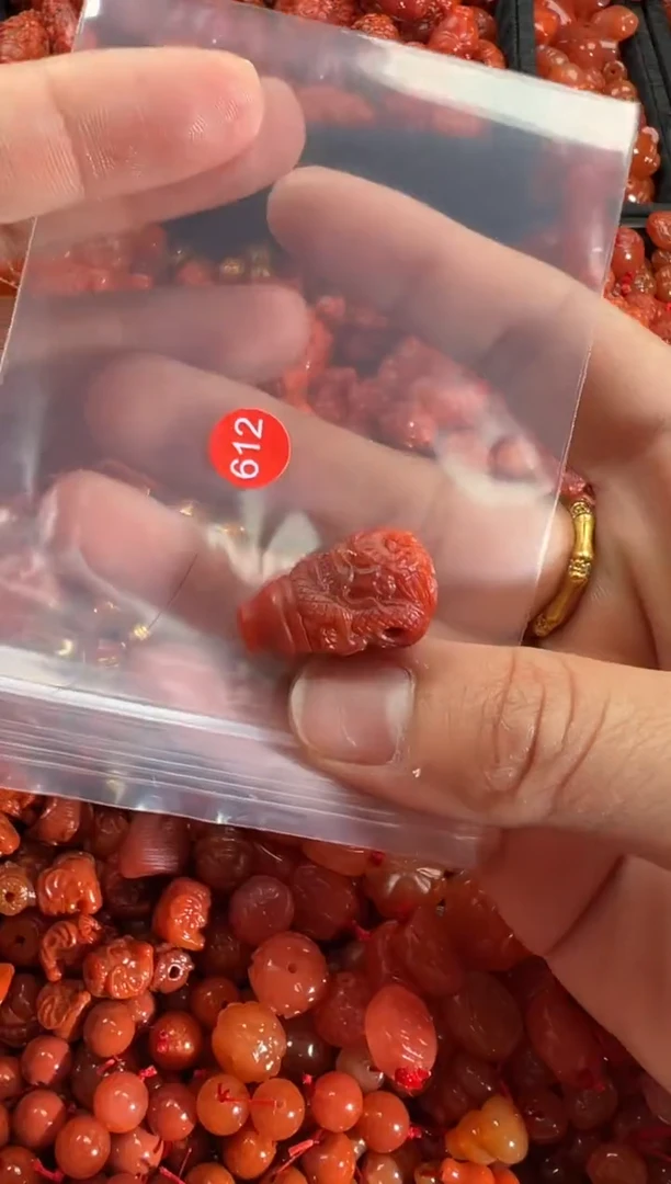 【闪购商品】南红玛瑙颈饰未镶嵌1