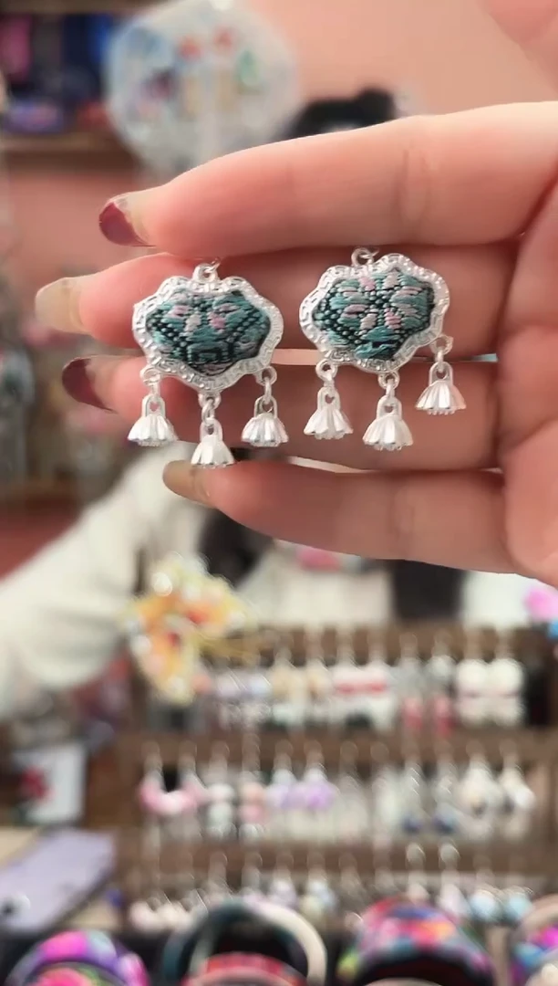 织绣艺枝独绣手工饰品119