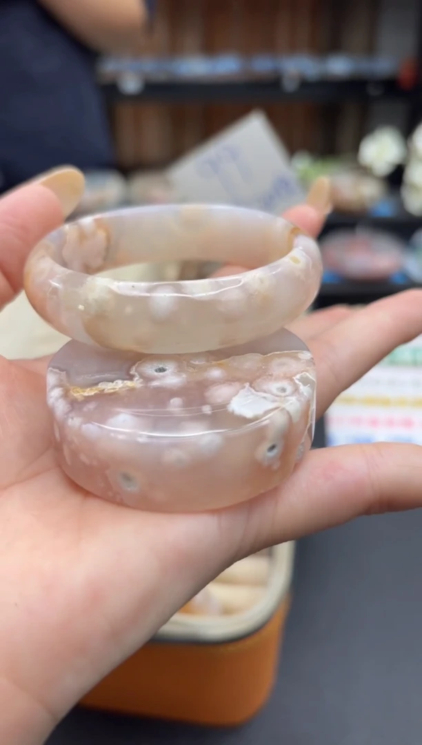 未镶嵌手镯石英质玉C174(54圈赠送镯心)