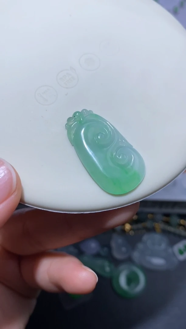 未镶嵌定制翡翠如意