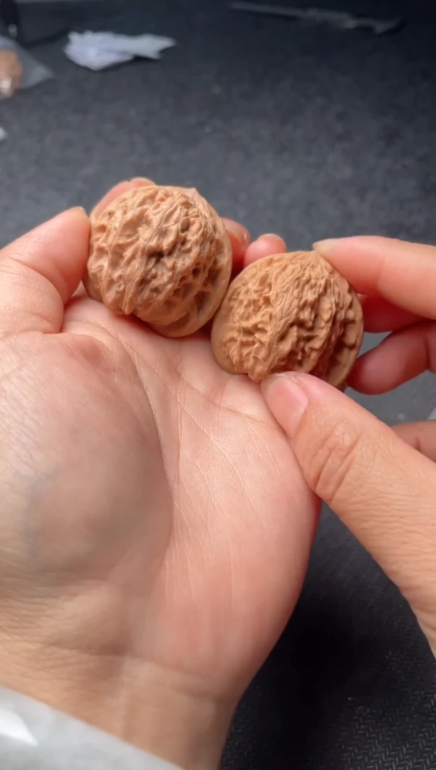 把件文玩核桃w114 霞云岭38尺