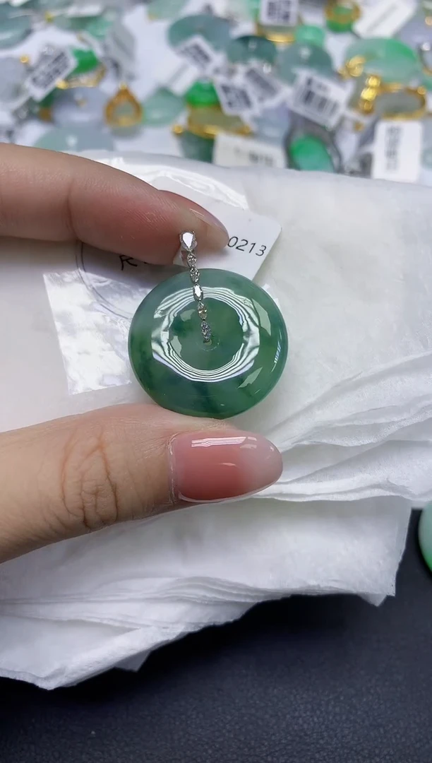 颈饰18K金镶嵌翡翠天然缅甸翡翠A货多样性发一件