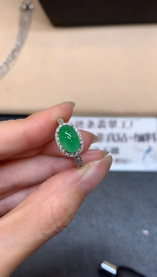 18K金镶嵌戒指翡翠3【无服务费蛋面【无服务费