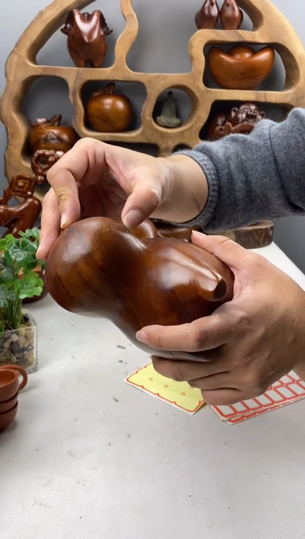 香樟木三**羊55精品无脸猫摆件