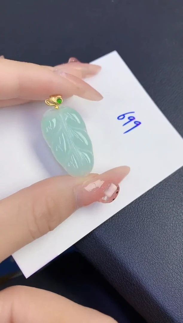 颈饰未镶嵌翡翠缅甸天然翡翠A货