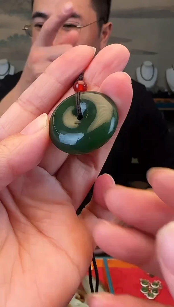 颈饰未镶嵌和田玉平安扣