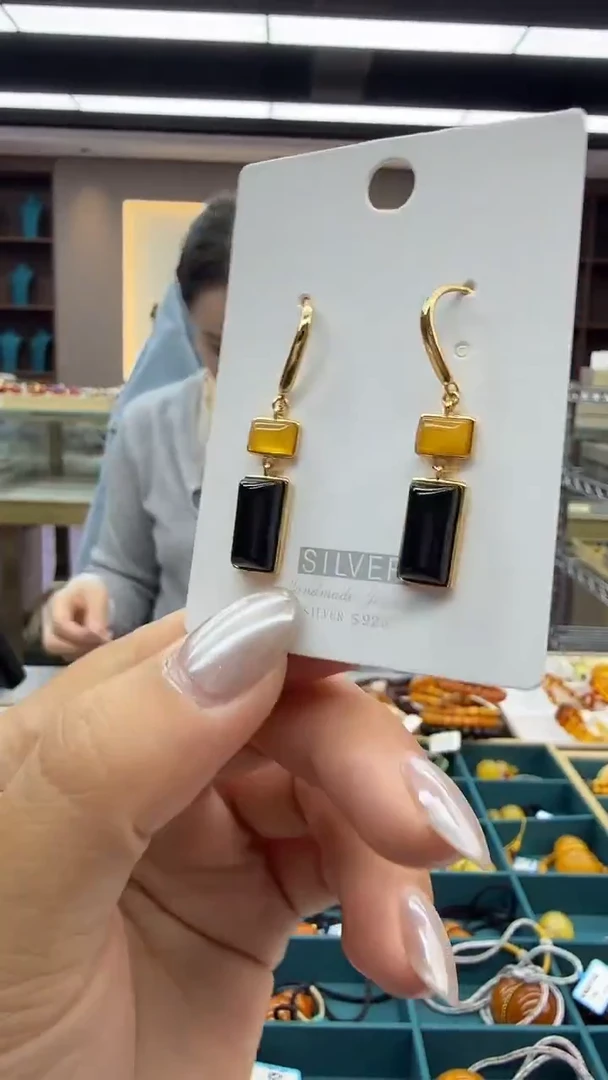 琥珀未镶嵌耳饰16秒拍号 假一罚三