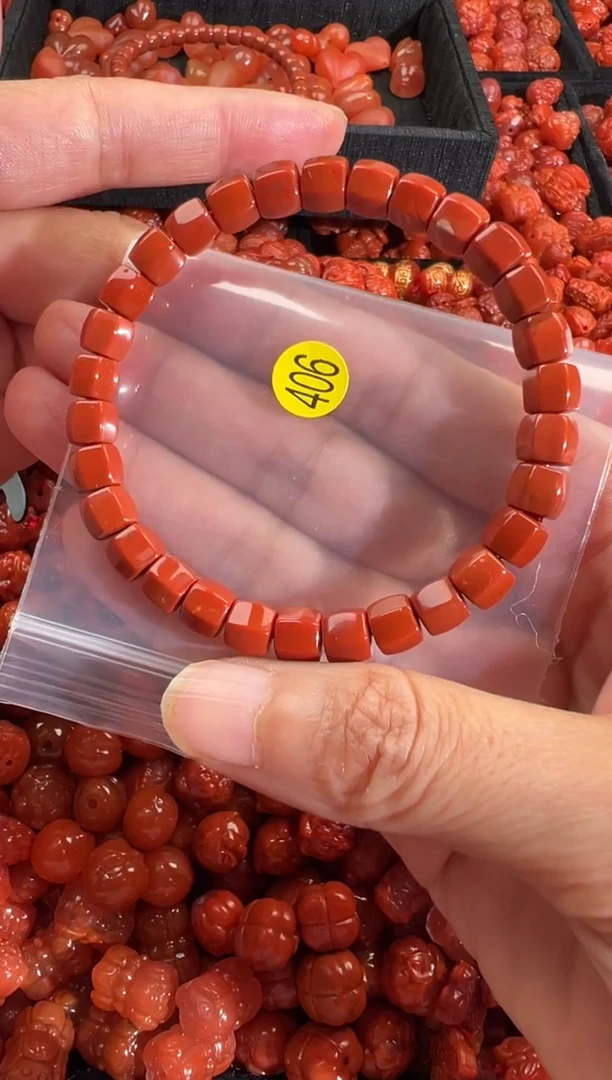 南红玛瑙未镶嵌颈饰1