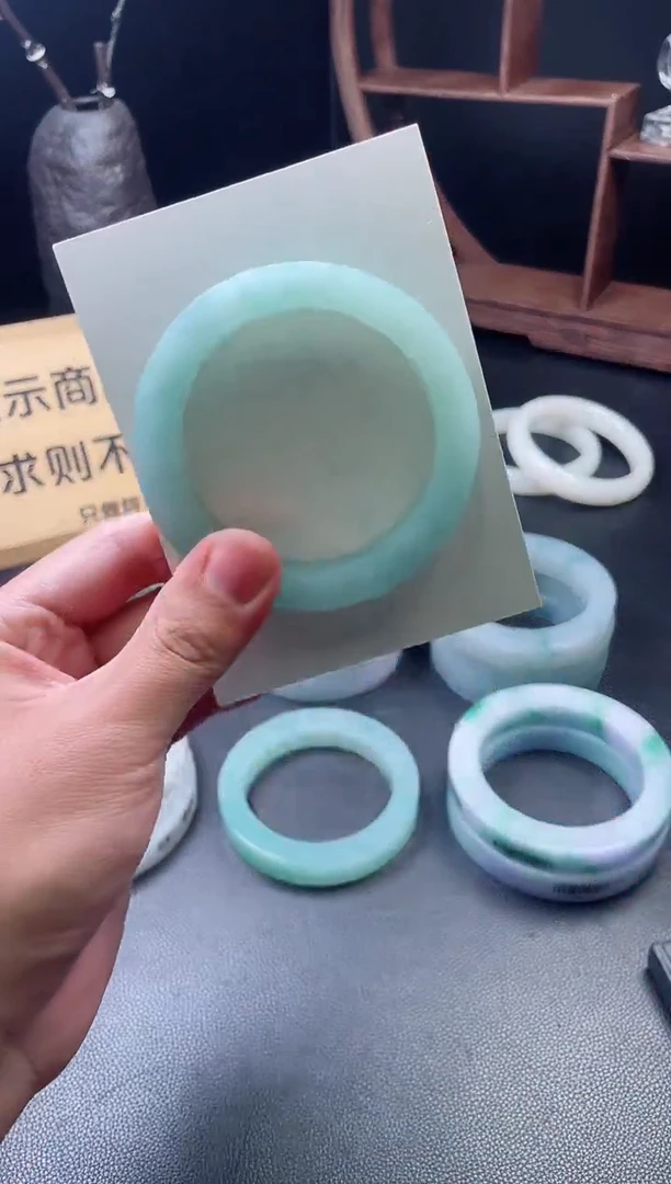 定制翡翠手镯未镶嵌莎*定制