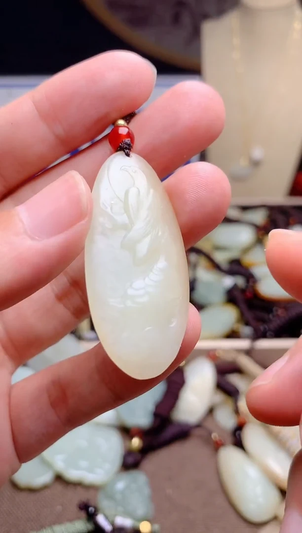 和田玉未镶嵌颈饰1