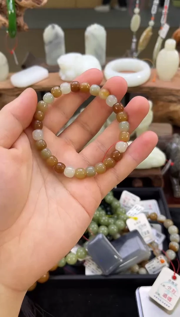 【闪购商品】和田玉手串未镶嵌卡8新疆多宝老型A多样性发一
