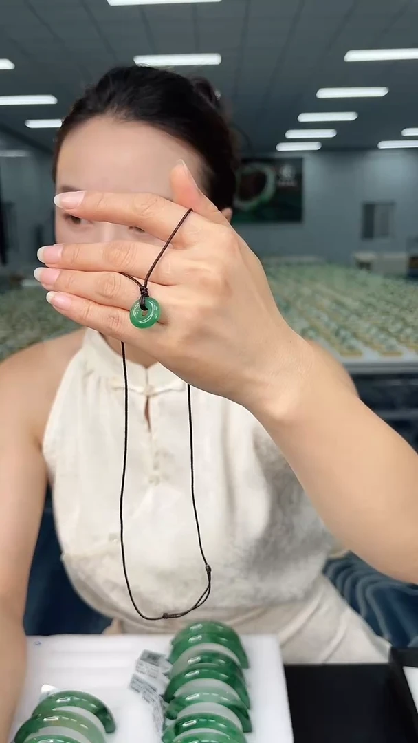 石英质玉未镶嵌吊坠(不含链)吊坠