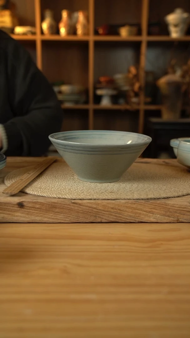 青云系列的8英寸斗笠面碗1个