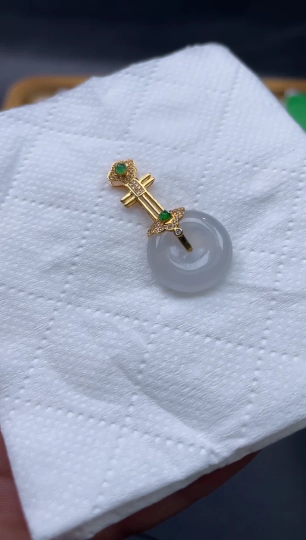 【闪购商品】翡翠颈饰18K金镶嵌30..........