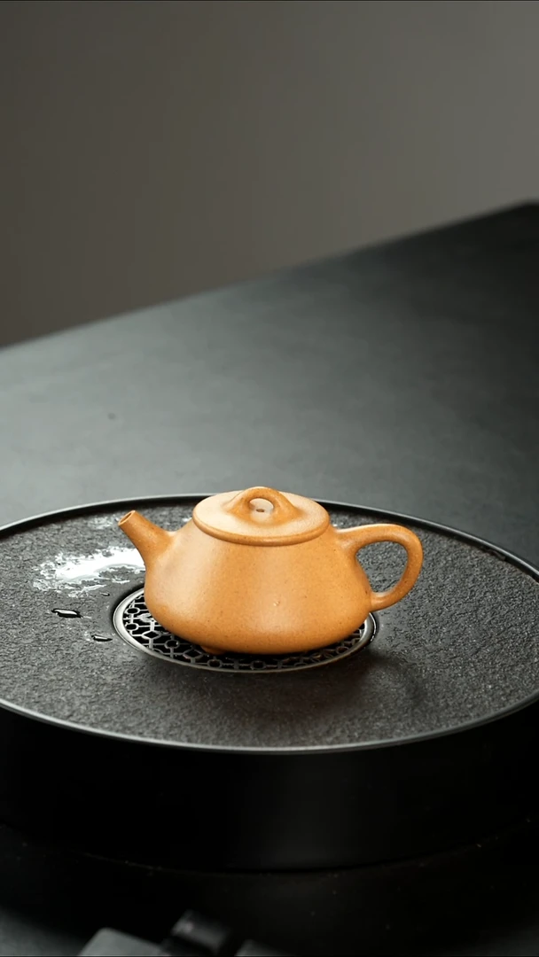 茶壶紫砂精挑明清老宕口黄金段平盖石瓢150cc