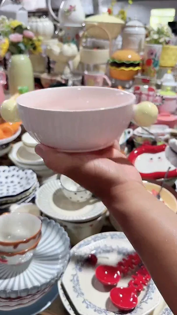 陶瓷粉色双耳线条 微瑕凑满20元包邮
