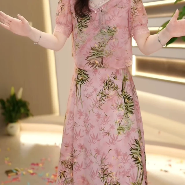 时尚轻奢印花连衣裙女2024新款夏季v领短袖假俩件收腰遮肚a字裙子