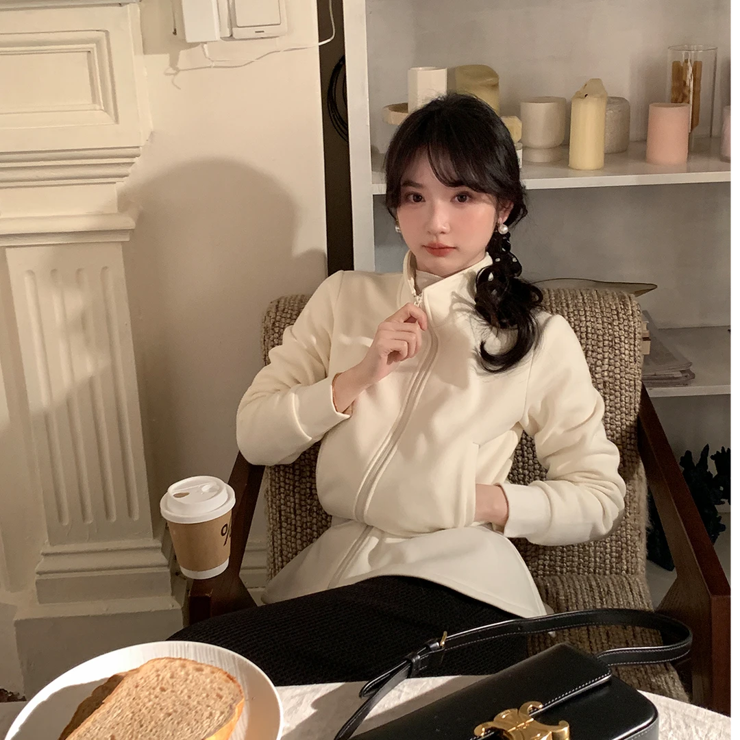 花栗鼠小姐    小蛮腰卫衣 松弛且休闲 怎么穿都有好身材