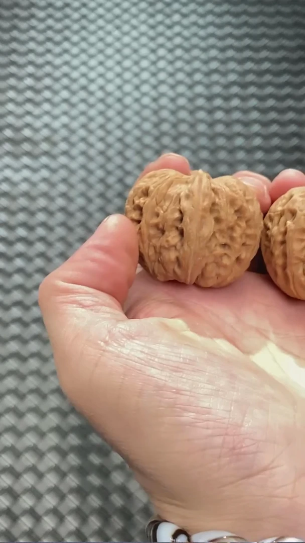 文玩核桃把件40全品元宝