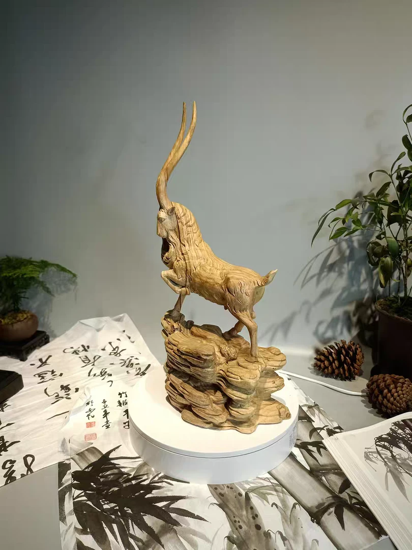 樟木木雕摆件家居客厅办公装饰品工艺品实木【领头羊】