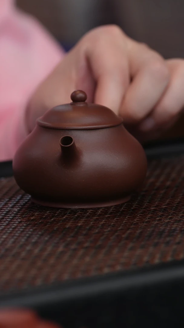 【闪购商品】宜兴紫砂原矿半手底槽清潘壶140cc左右