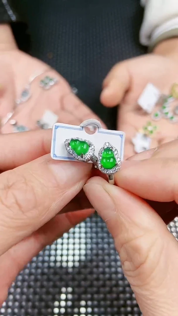 【闪购商品】翡翠耳饰未镶嵌11111111